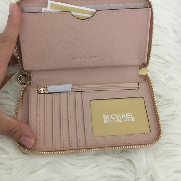 MK Jet Set Travel Large Phone Case Wallet - Picture 3 of 5